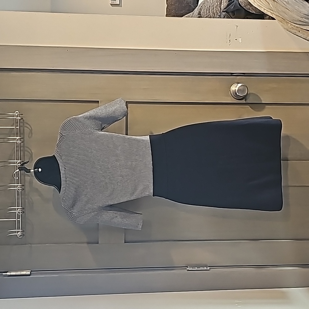 Color Block Dress - Picture 2 of 4